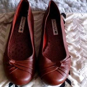 American Eagle flats